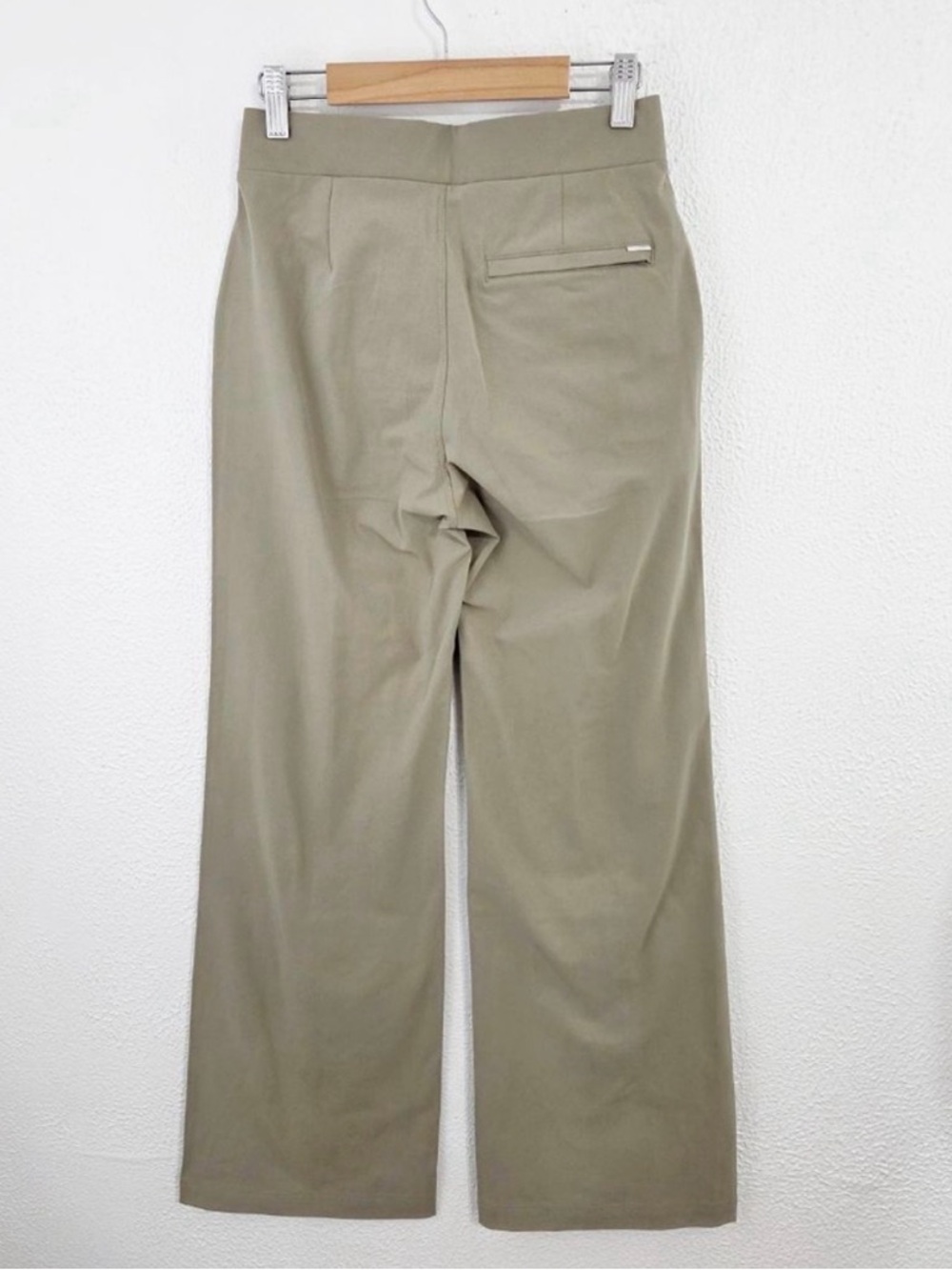 Vuori Meta Wideleg VersaLife Pant Taupe khaki trouser neutral women's size XXS - Picture 4 of 6